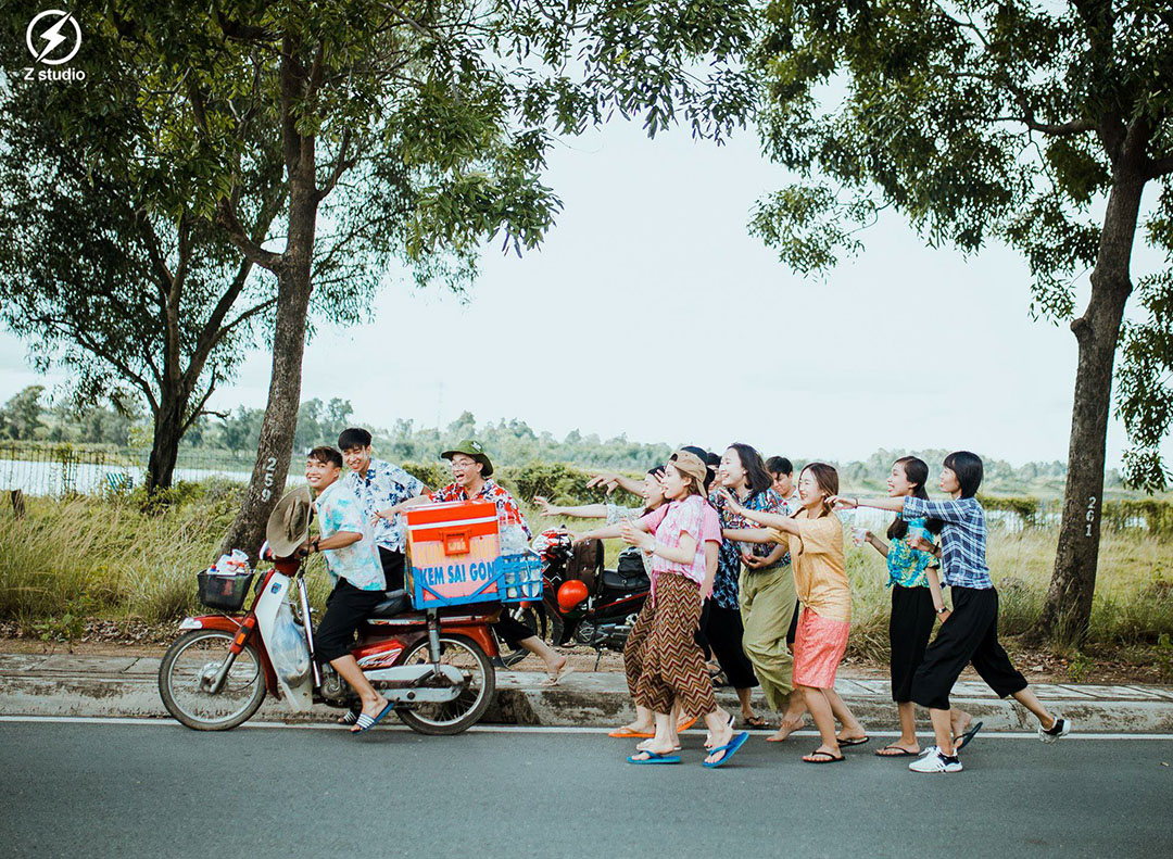 Kỷ yếu là khoảng thời gian đáng nhớ trong cuộc đời mỗi người. Và để giữ lại những khoảnh khắc tuyệt vời đó, việc chỉnh sửa ảnh kỷ yếu là không thể bỏ qua. Cùng trải nghiệm cách chỉnh sửa ảnh tinh tế và đầy cảm xúc với chúng tôi nhé!