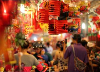 Khám phá ngay phố đèn lồng chụp hình lunh linh tại Quận 5 thành phố Hồ Chí Minh
