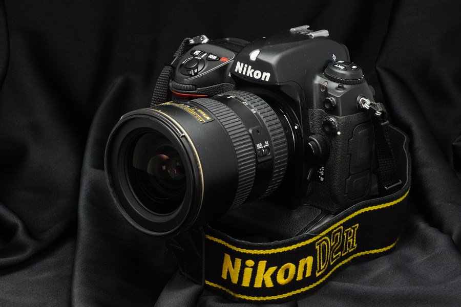 Nikon D2H