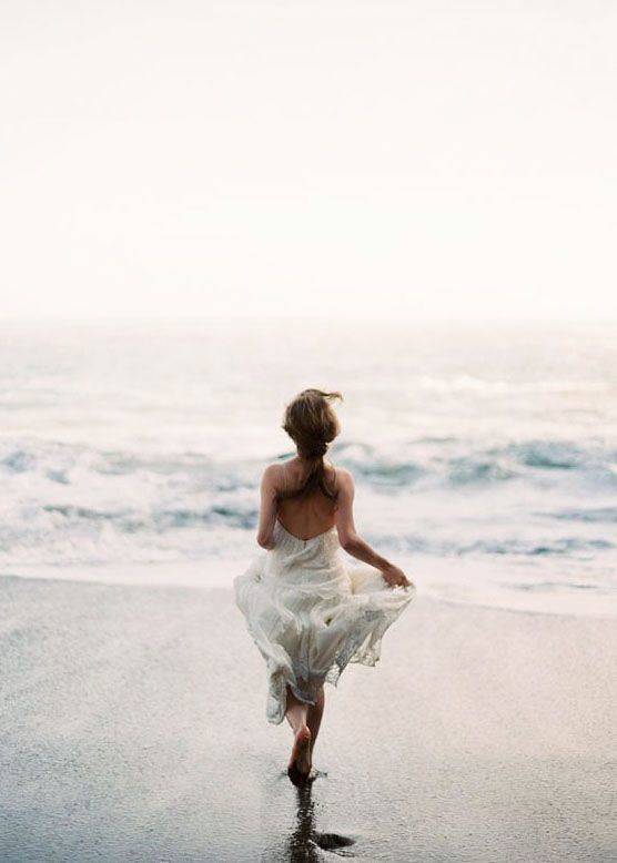 1. Quá đẹp ! Bạn nghĩ sao nếu chụp hình cưới ở biển ?