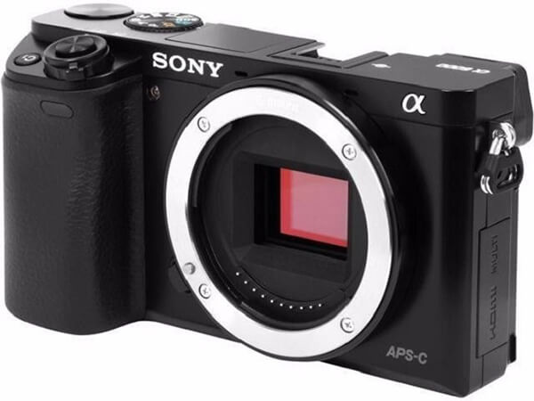 Sony ILCE-A6000L ống kính 16-50mm