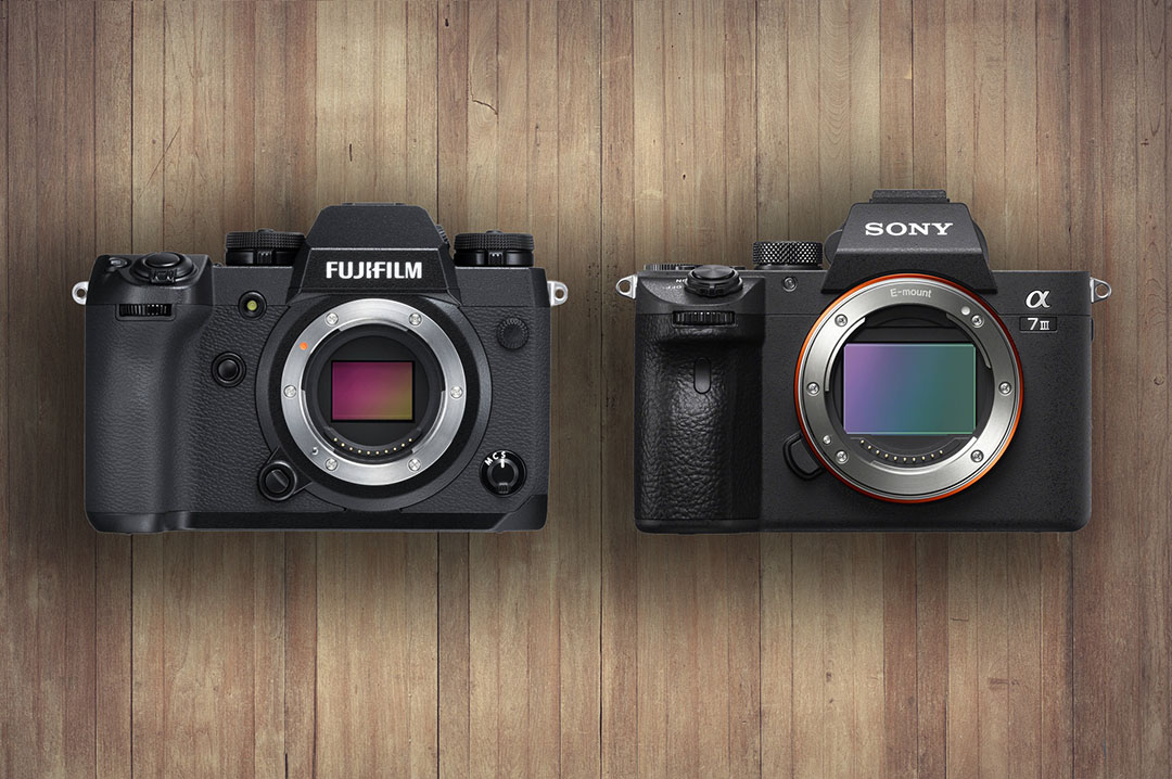 Máy ảnh Mirrorless Sony và Fujifilm