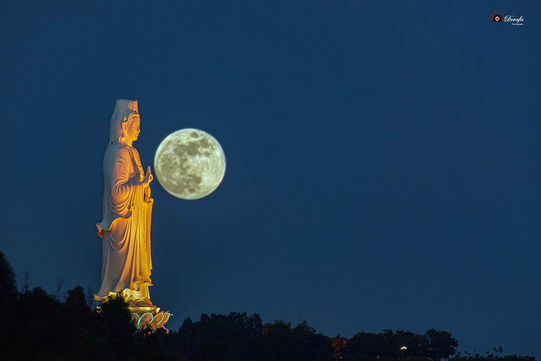 Hình ảnh đẹp về trăng rằm của nhiếp ảnh Đỗ Văn Pháp