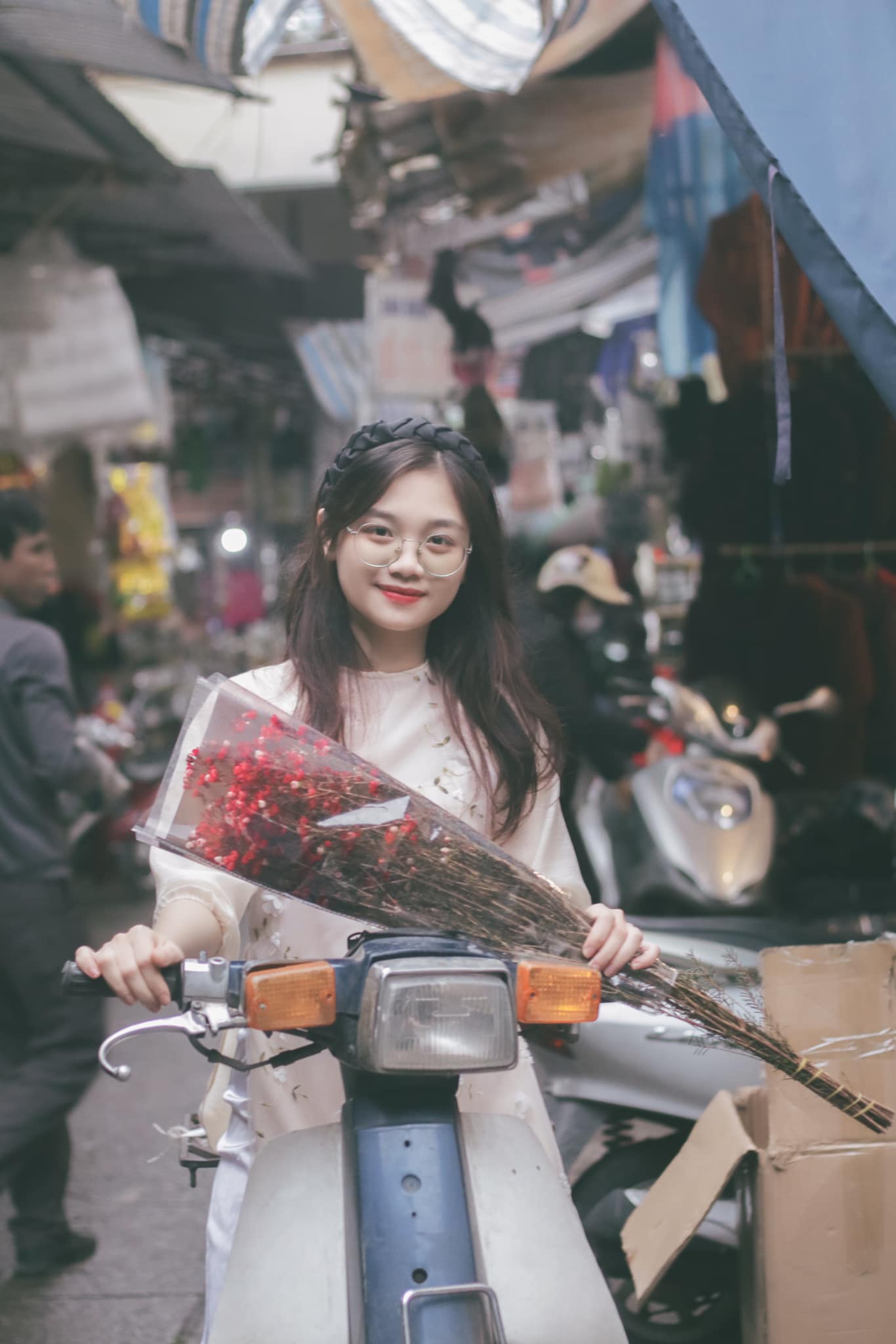 Ánh mắt và nụ cười - Nguyễn Duy Quang